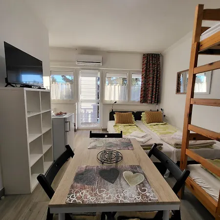 Renata Apartment *